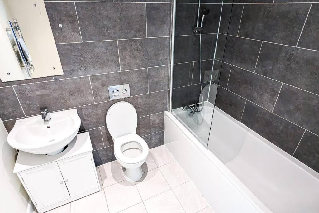 1 Bedroom City Centre Apartment Бирмингем Экстерьер фото